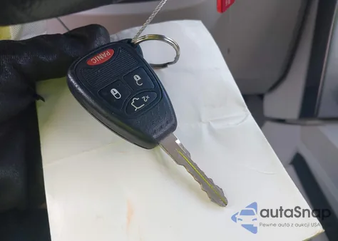 2008 Jeep Liberty Sport z USA, uszkodzony, nr VIN 1J8GN28KX8W194247